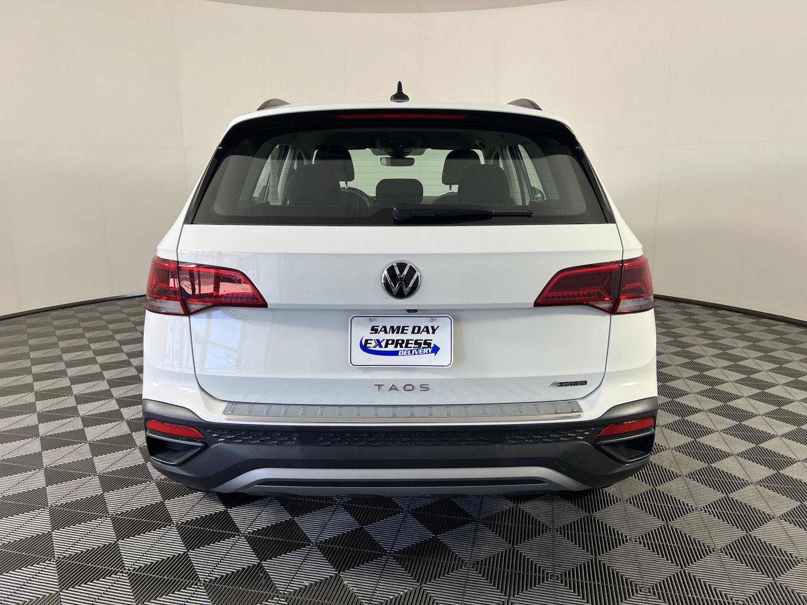 Used 2024 Pure White Volkswagen S image 24