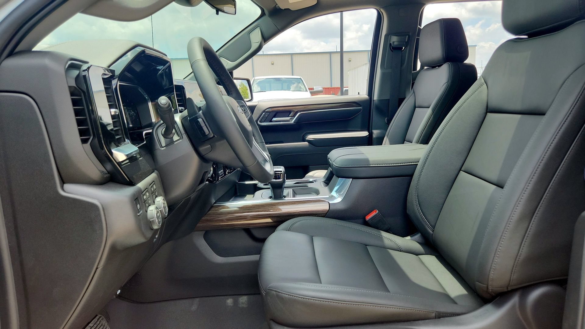 2026 Chevrolet Silverado 1500 LT Trail Boss - Photo 10
