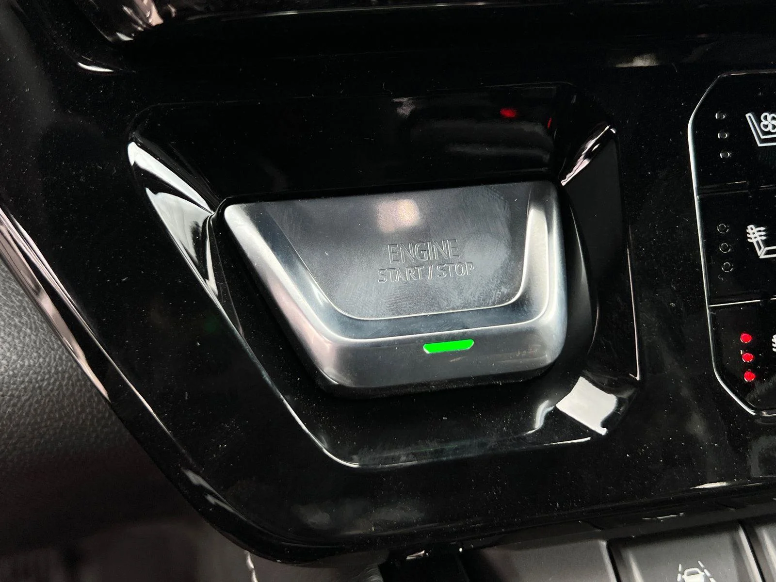 2026 GMC Sierra 1500 AT4X - Photo 23