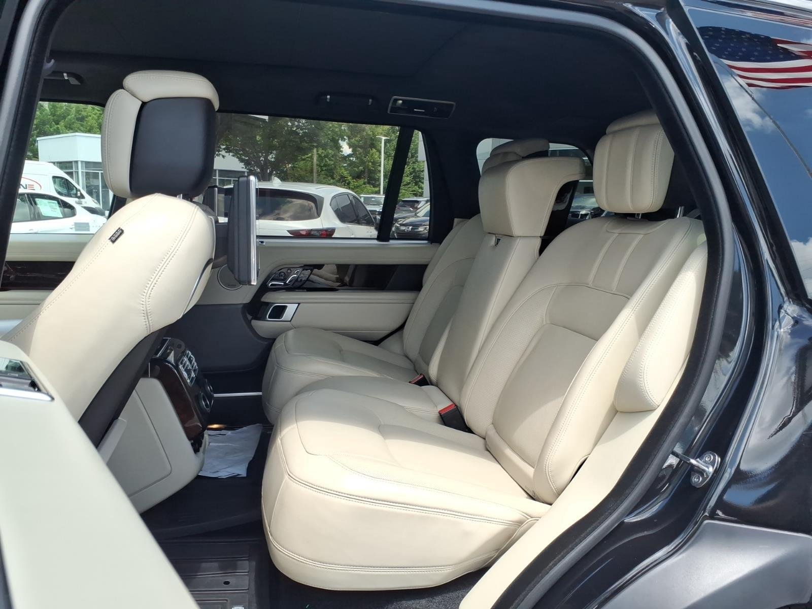 Used 2020 Santorini Black Metallic Land Rover Autobiography image 20
