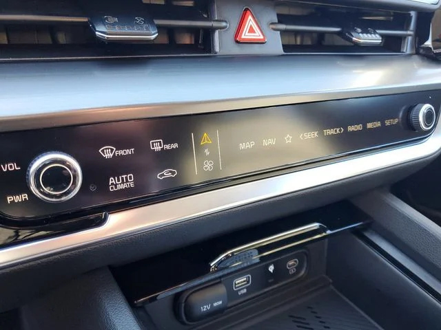 2025 Kia Sportage EX Hybrid - Photo 18