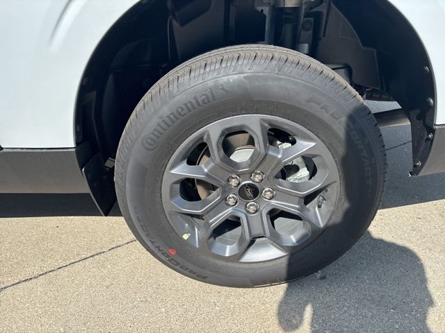 New 2025 Space White Metallic Ford XLT image 10