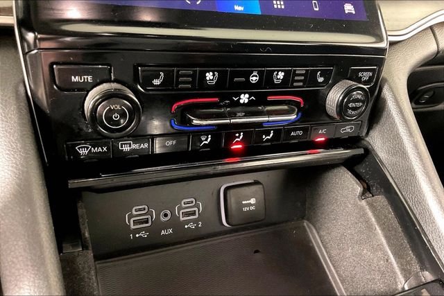 Used 2022 Gray Jeep Limited image 13