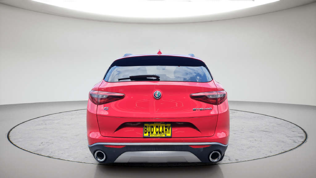 Used 2018 Red Alfa Romeo Base image 6