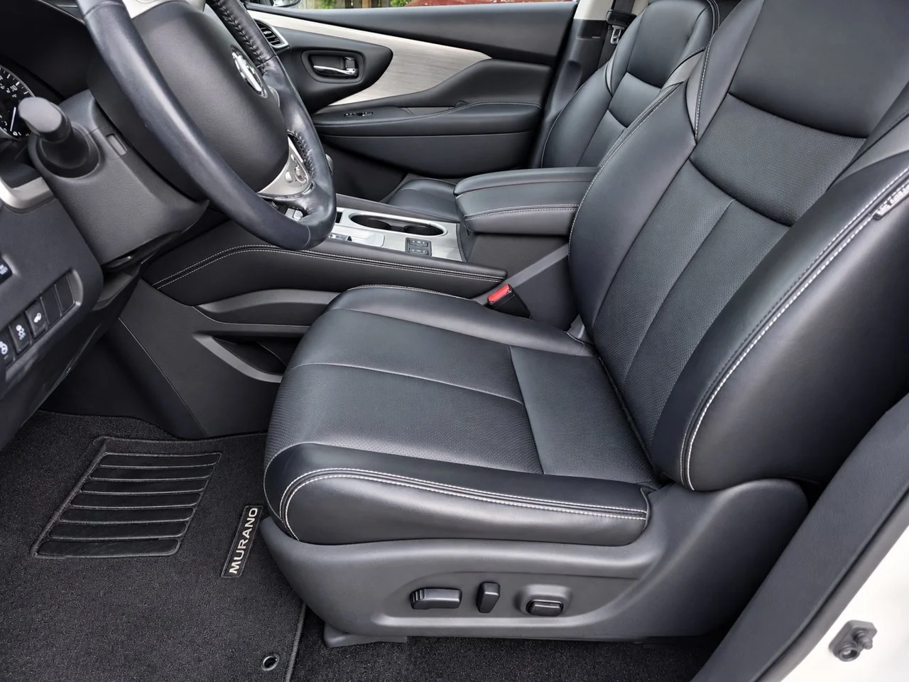Used 2018 Pearl White Nissan SL image 14
