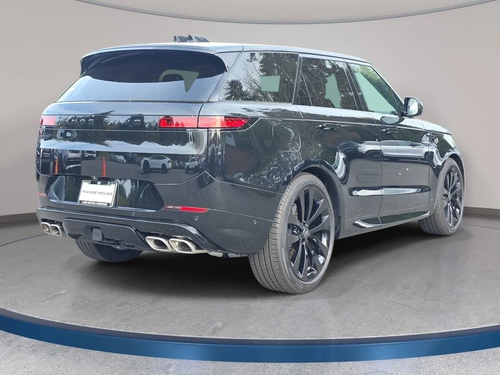 New 2025 Santorini Black LAND ROVER Dynamic SE image 5