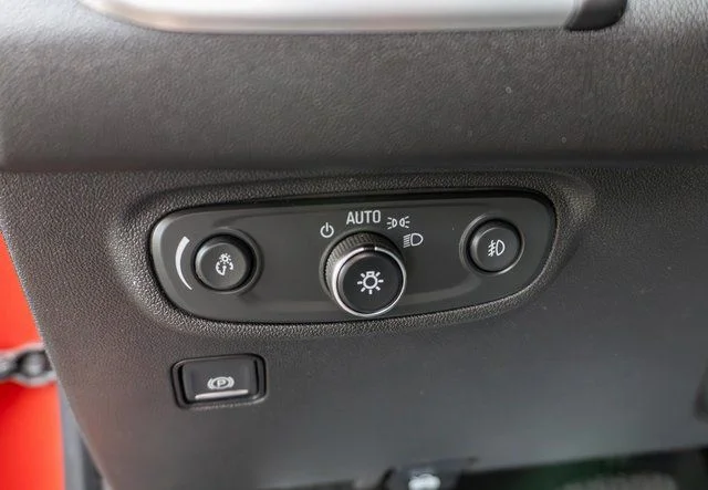 Used 2022 Red GMC SLT image 21