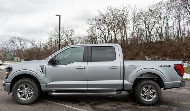 Used 2025 Iconic Silver Metallic Ford XLT image 9