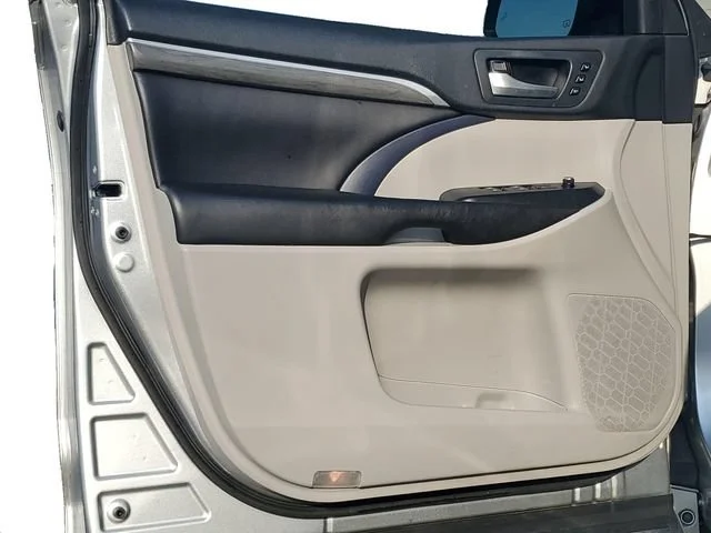 Used 2017 Celestial Silve Toyota Limited image 9