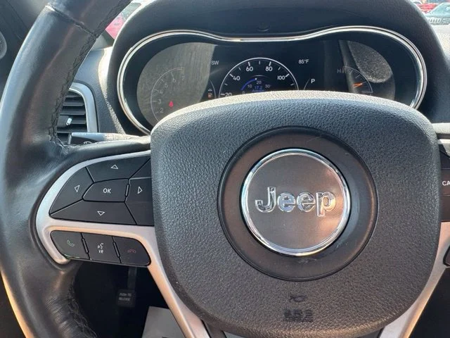 Used 2018 White Jeep Laredo E image 30
