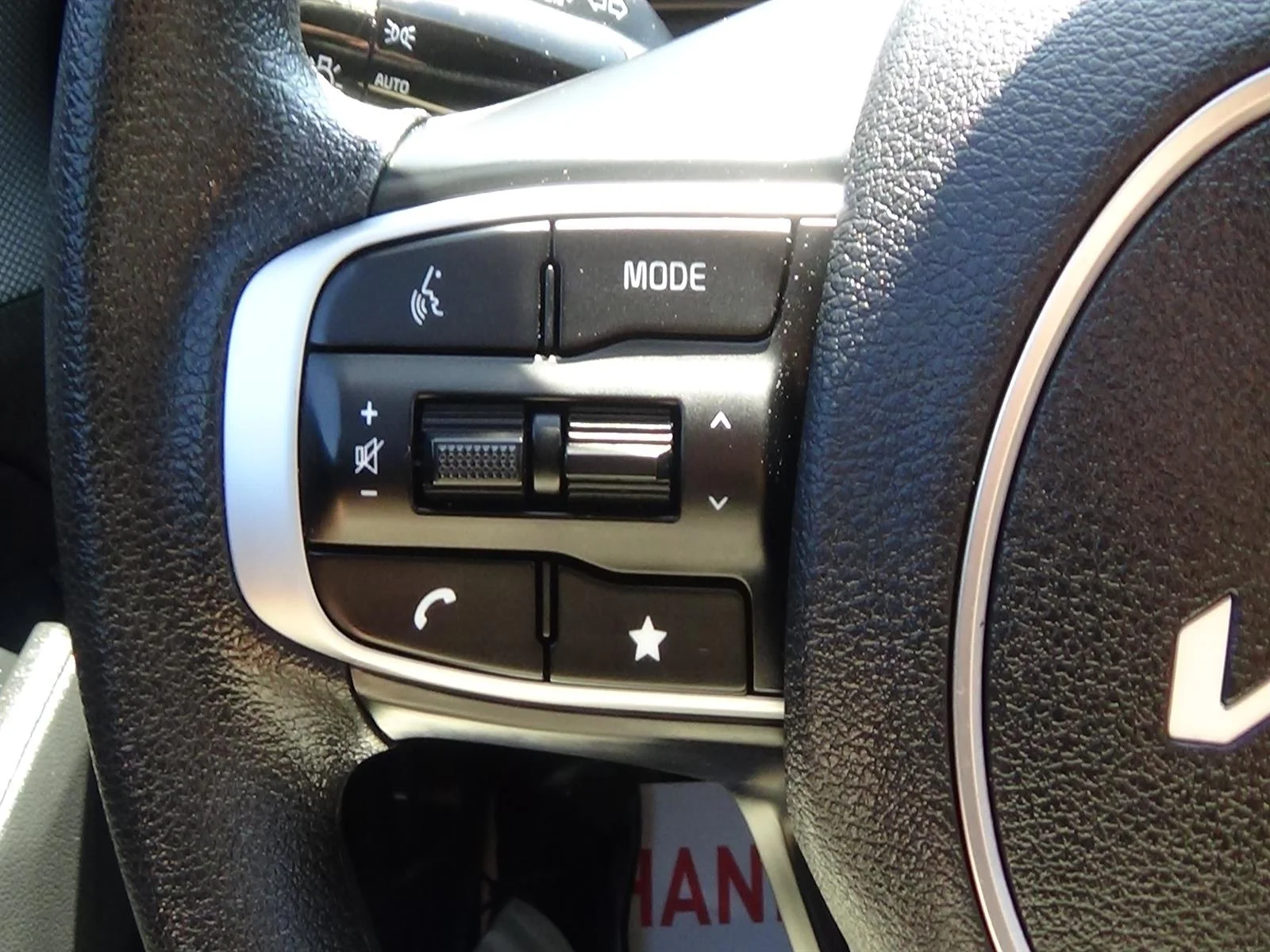 Used 2025 Ebony Black (eb) Kia LX image 20