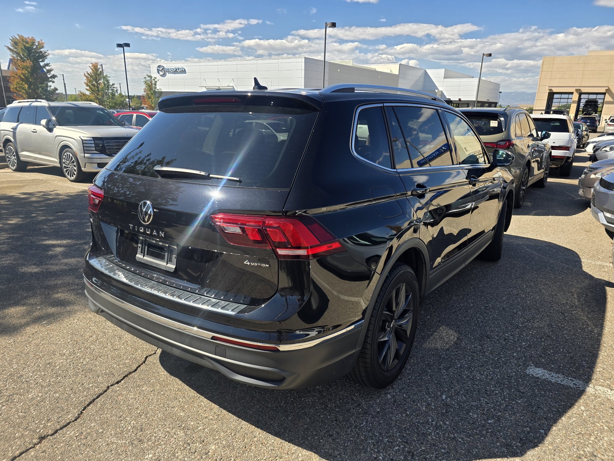 Used 2024 Deep Black Pearl Volkswagen SE image 16