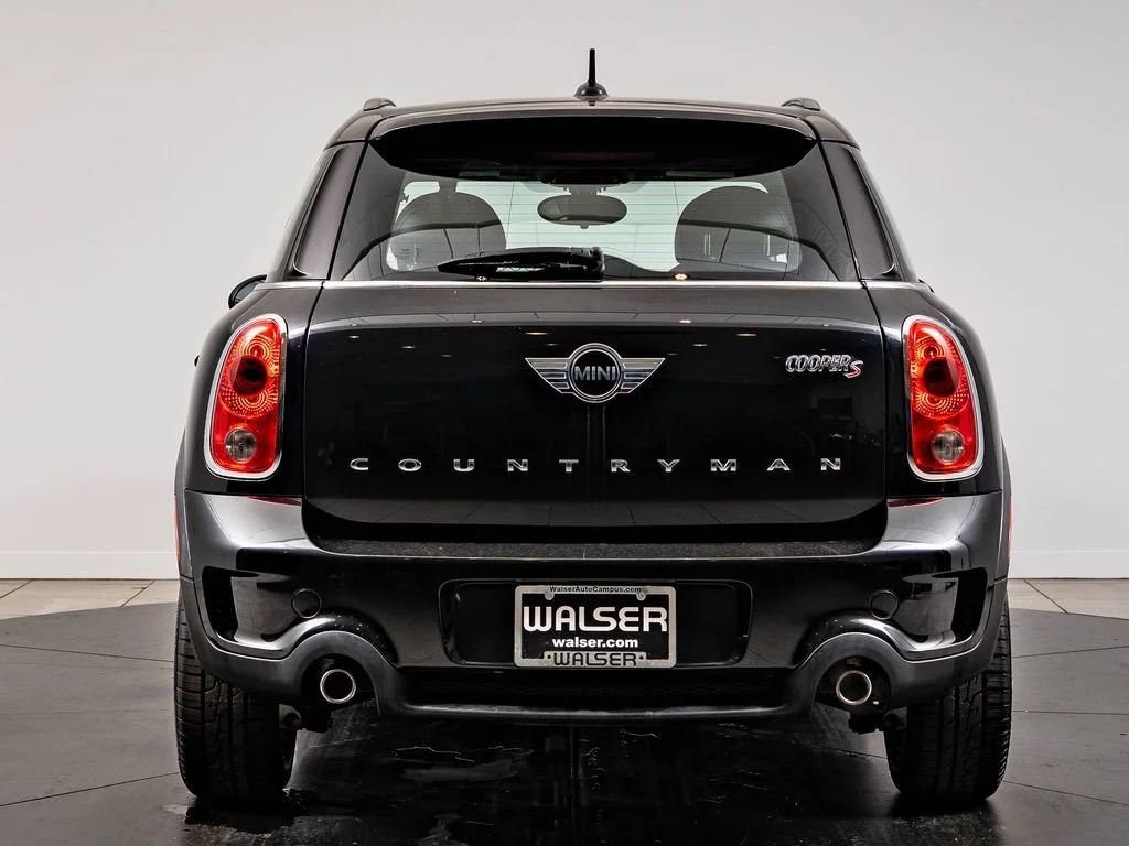 Used 2016 Absolute Black Metallic MINI  image 7