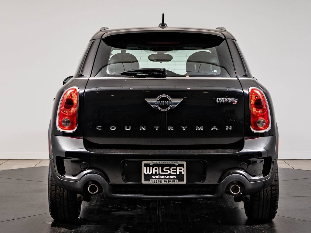 Used 2016 Absolute Black Metallic MINI  image 7