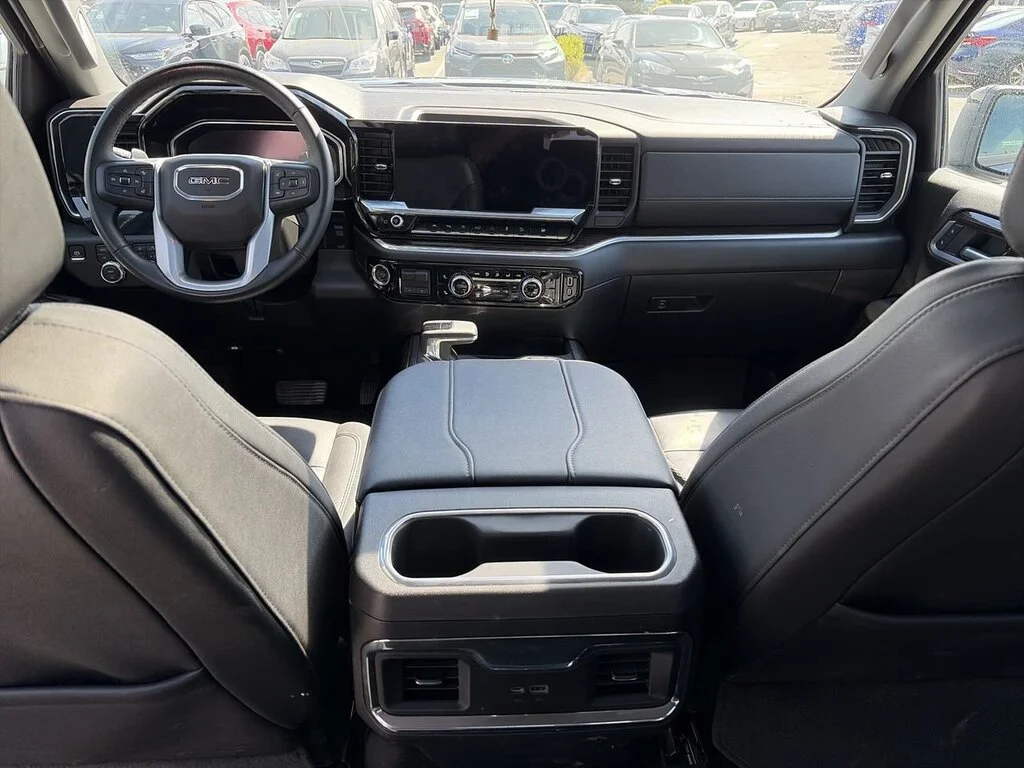 Used 2026 Downpour Metallic GMC Crew Cab Short Box 4-Wheel Drive Elevation Dilawri image 29