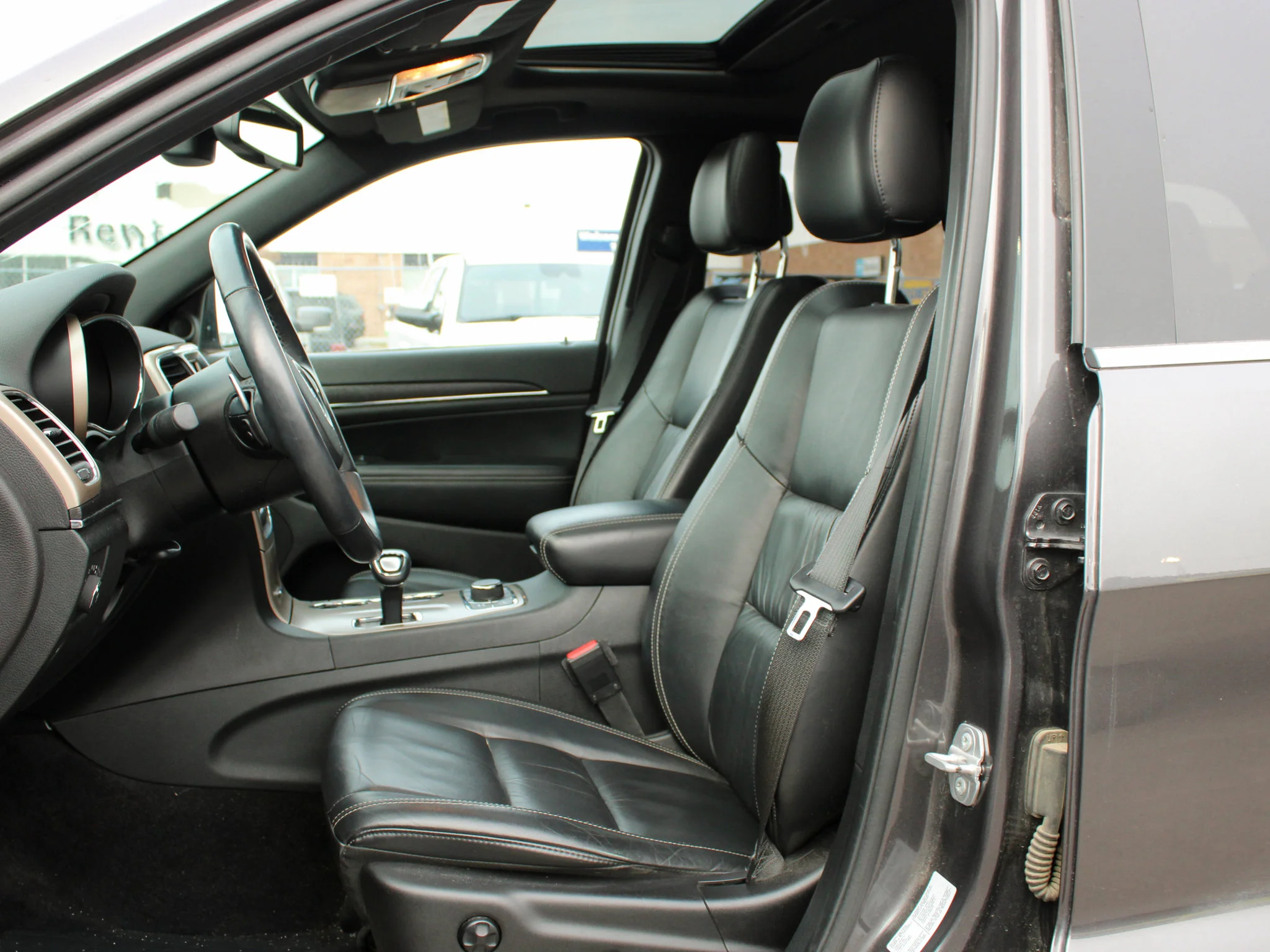 Used 2015 Grey Jeep Limited * Mechanic Special | Heated Seats | Navigation | Remote Start | V6 image 3