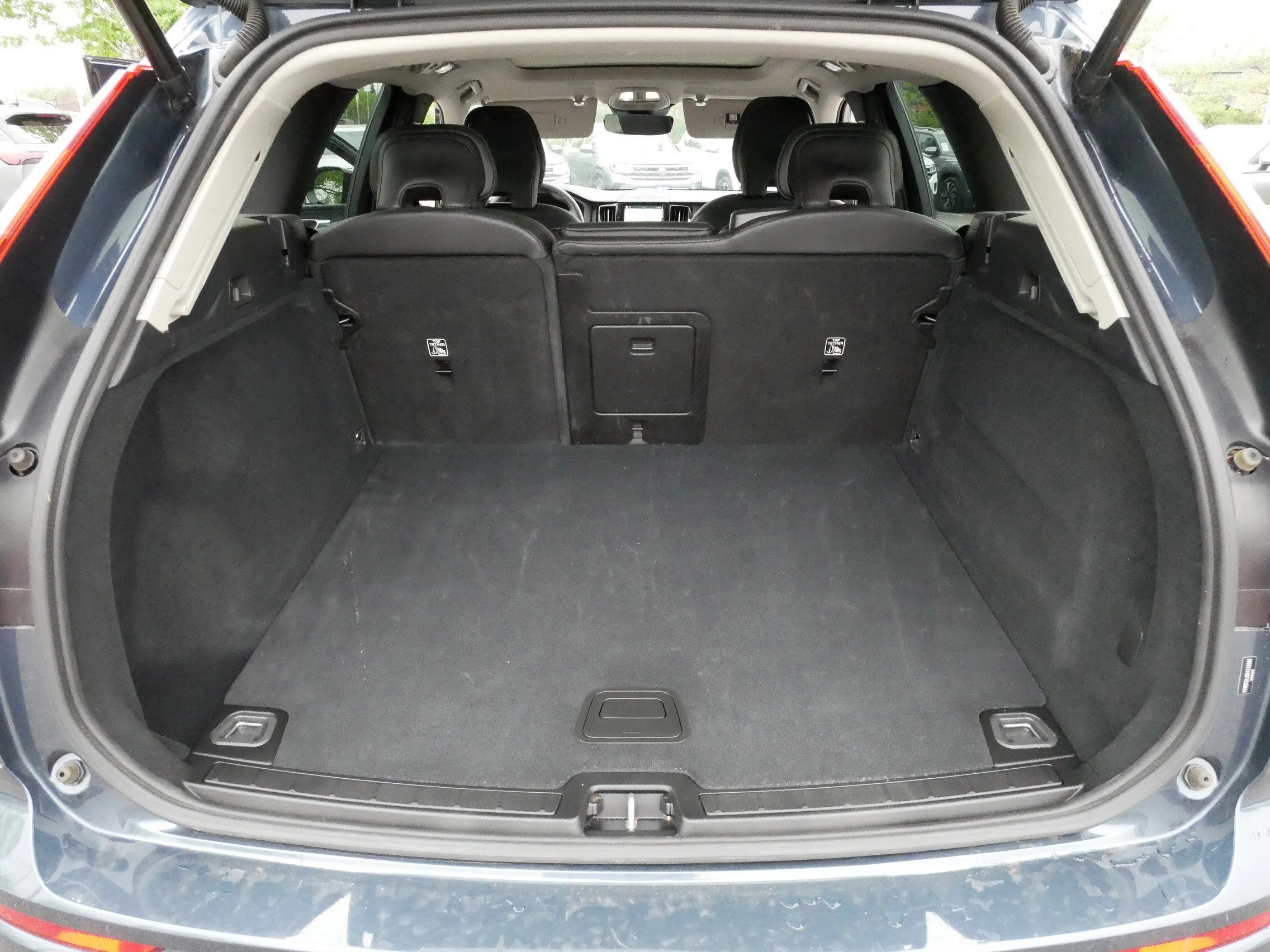 Used 2025 Denim Blue Metallic Volvo Core image 18