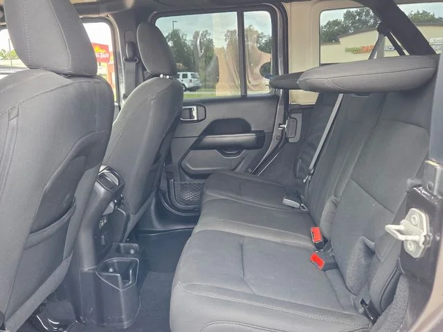 Used 2021 Gray Jeep Unlimited Sahara image 6