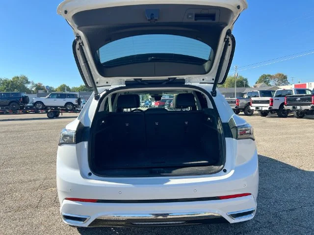 Used 2024 White Buick Avenir image 23