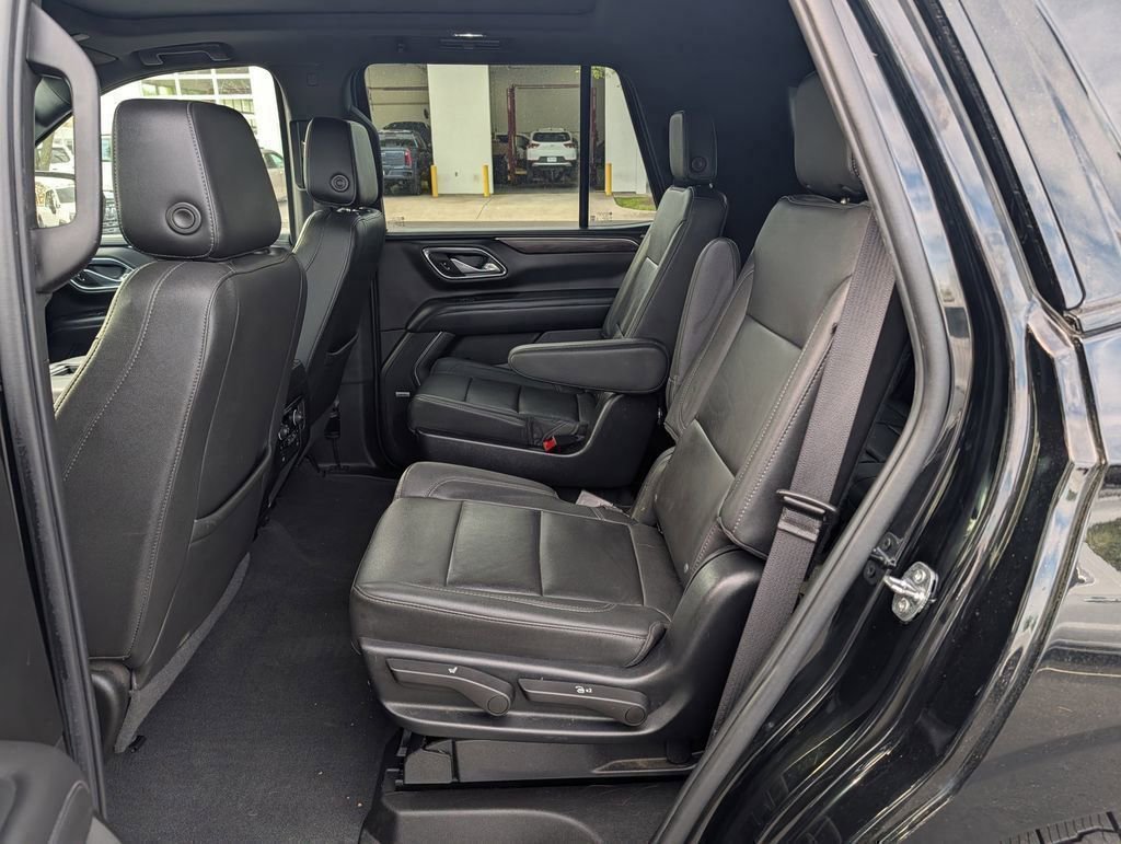 Used 2022 Black Chevrolet Z71 image 15