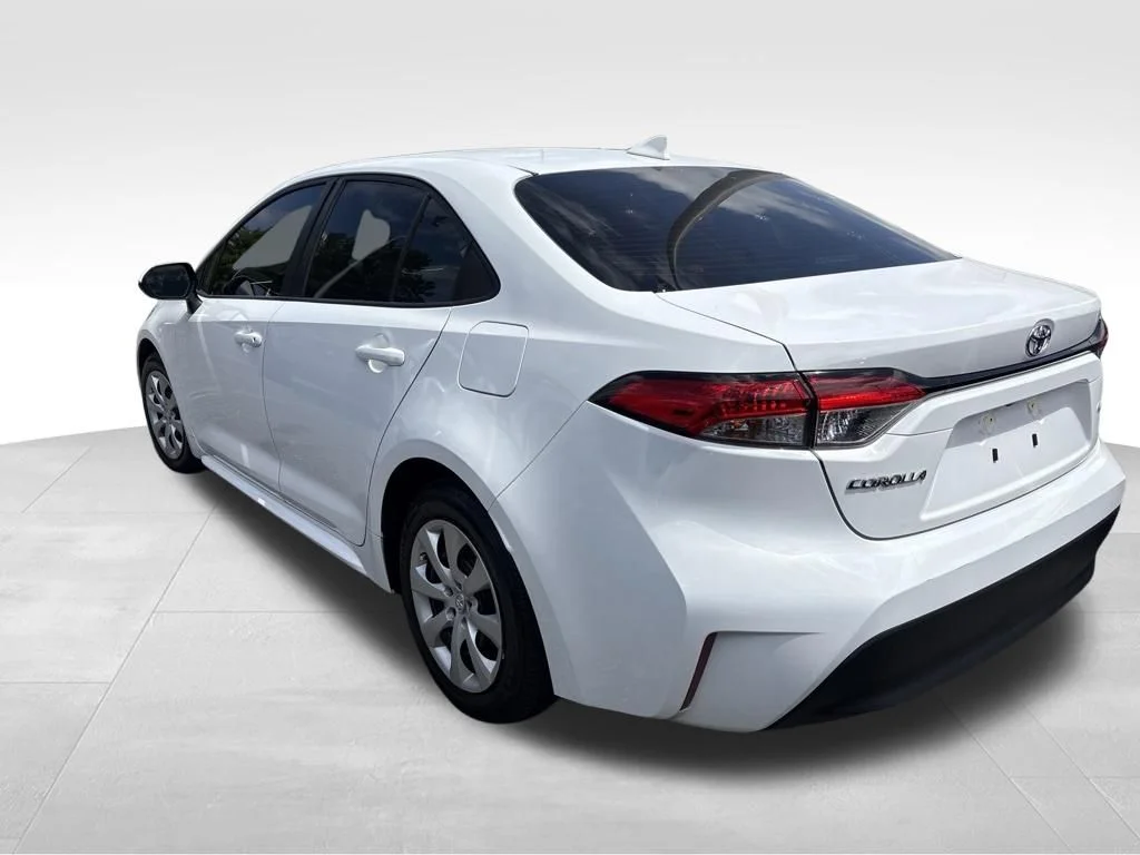 Used 2025 White Toyota LE image 13