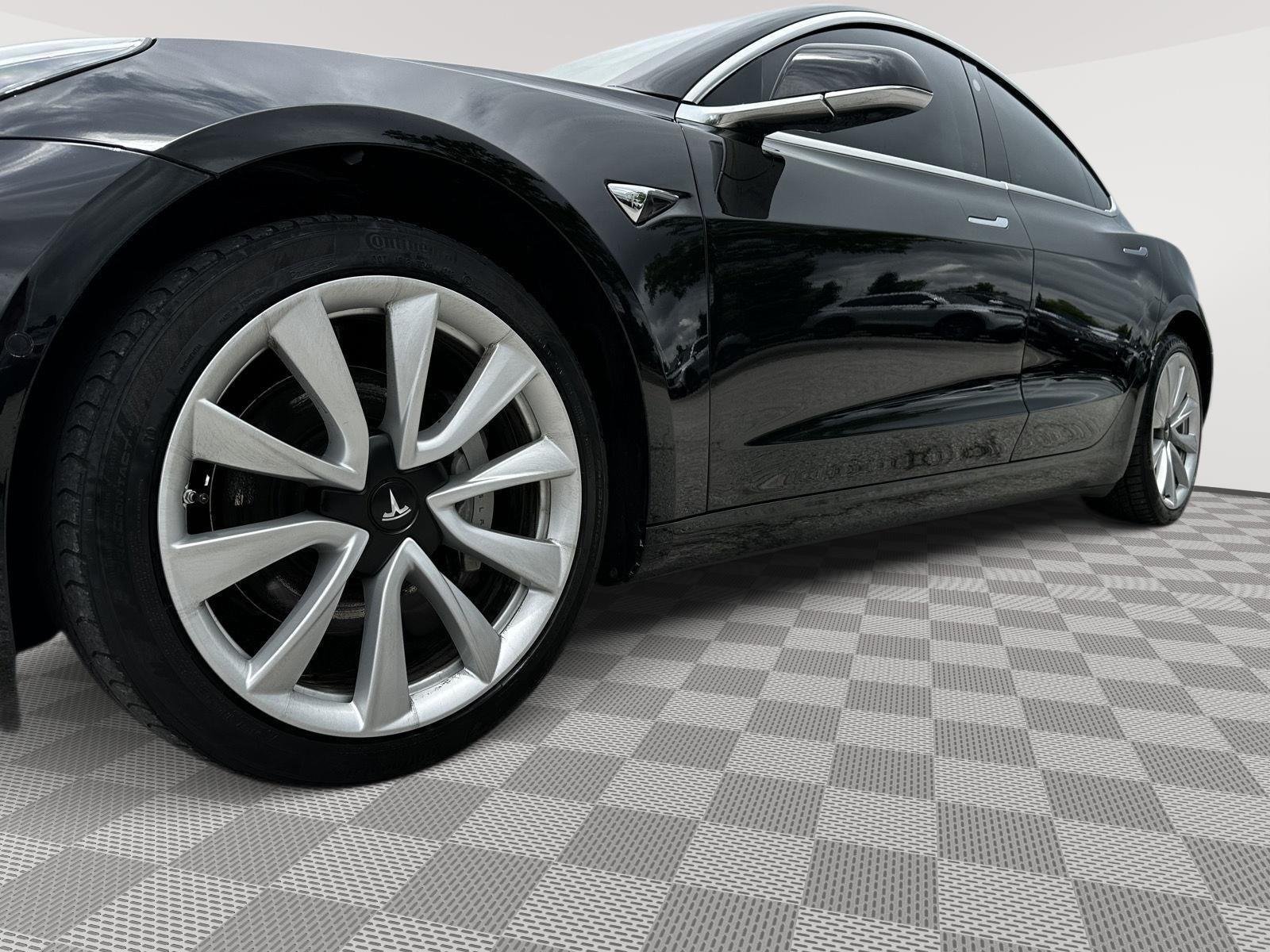 Used 2019 Solid Black Tesla Standard Plus image 6