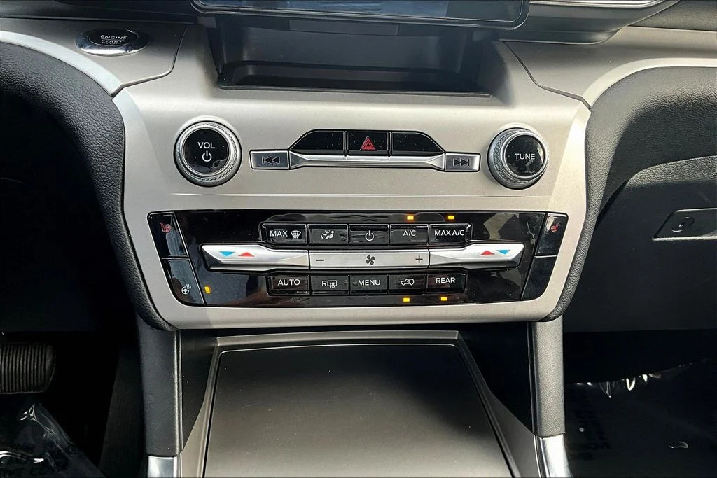 Used 2022 Blue Metallic Ford XLT image 17