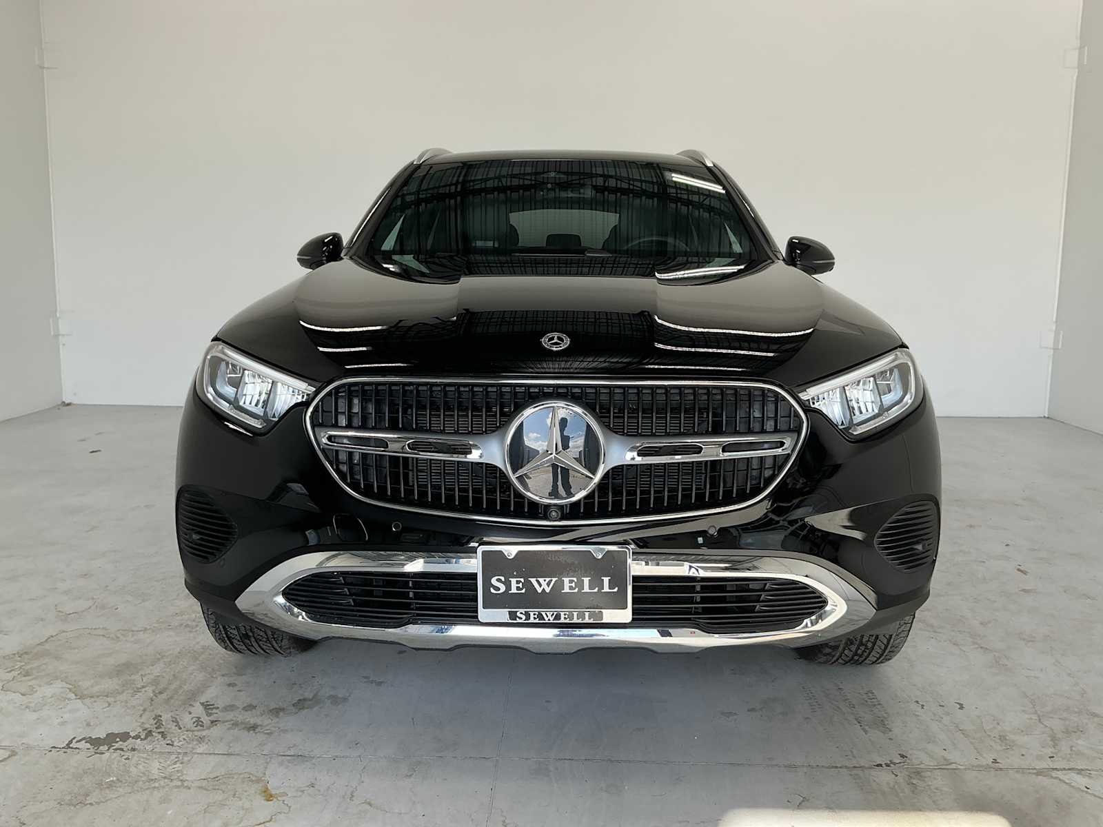 Certified Used 2026 Black Mercedes-Benz GLC 300 image 2