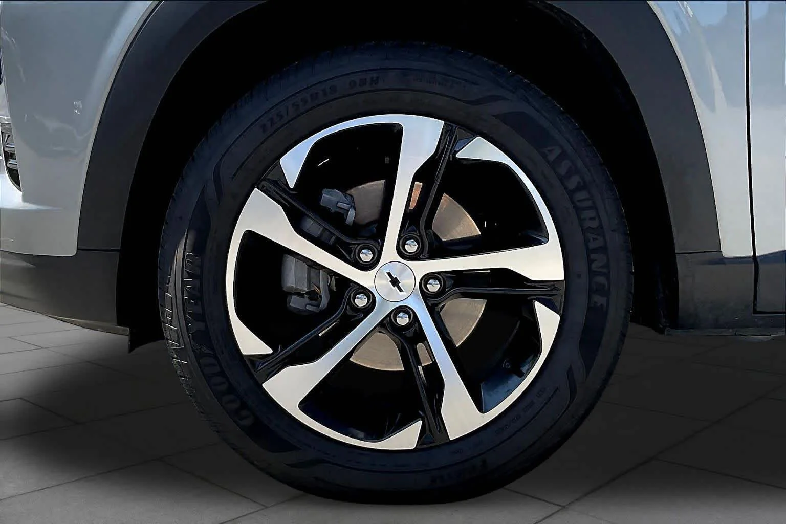 Used 2025 Sterling Gray Metallic Chevrolet 1RS image 11