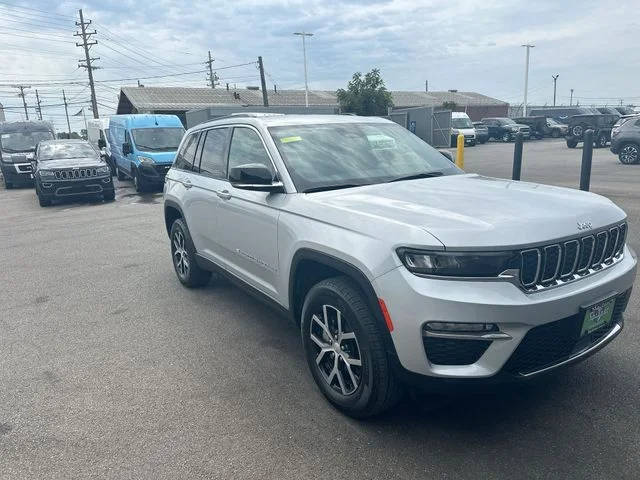 Certified Used 2024 Silver Jeep Limited image 11