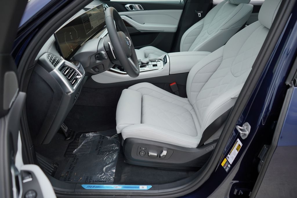 New 2026 Tanzanite Blue II Metallic BMW xDrive50e image 10