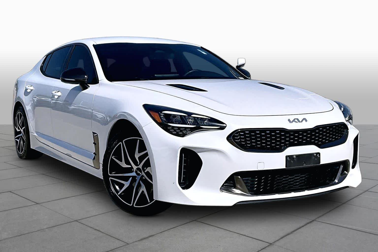 Used 2022 Snow White Pearl Kia GT-Line image 3
