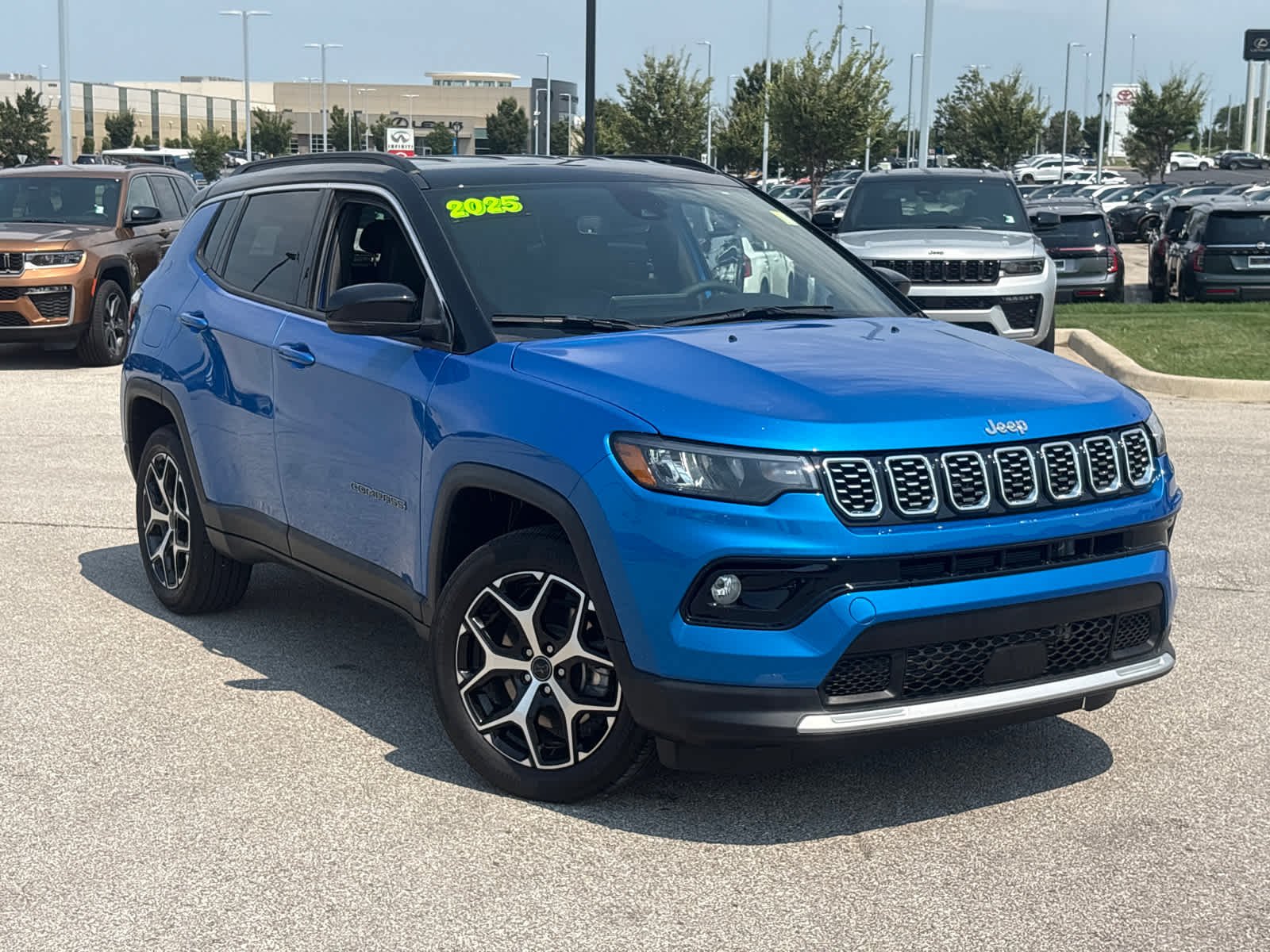 Used 2025 Jeep Compass Limited with VIN 3C4NJDCN1ST562447 for sale in Kansas City