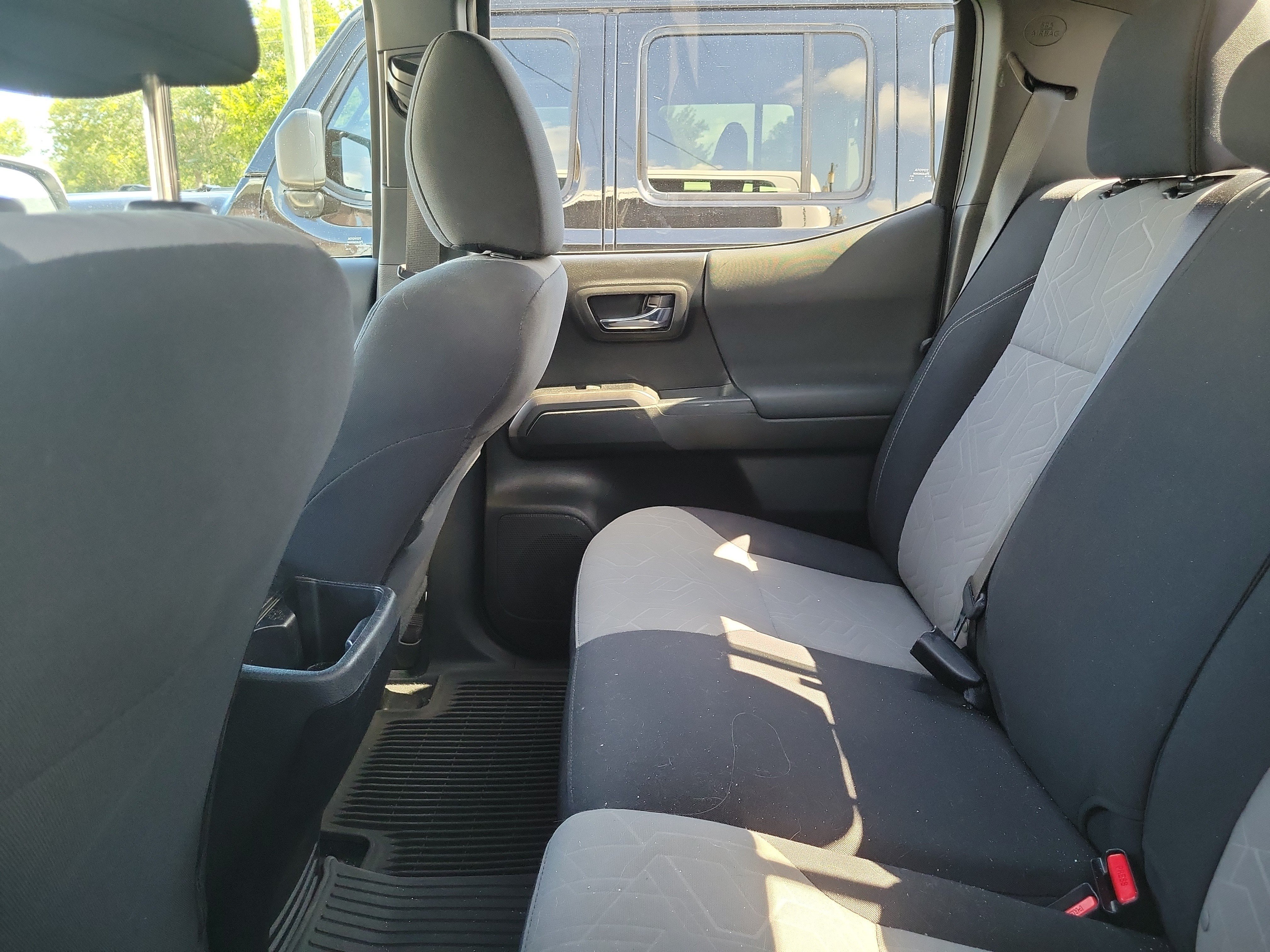 Used 2022 White Toyota SR image 8