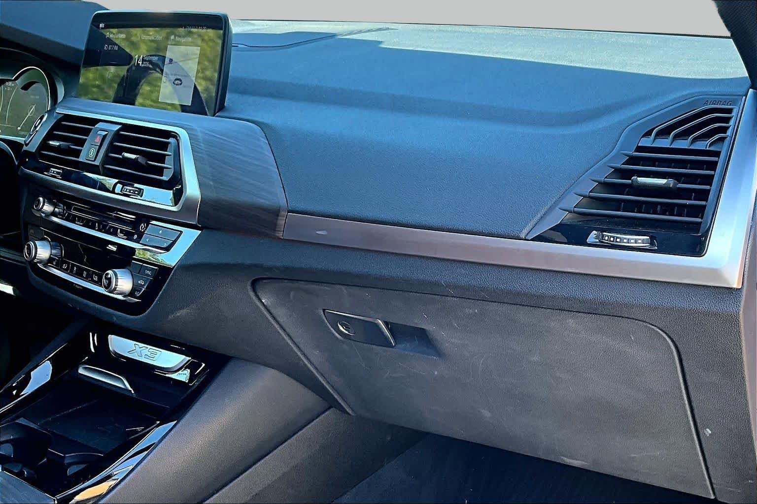 Used 2018 Phytonic Blue Metallic BMW xDrive30i image 19