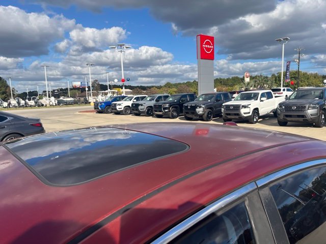 Used 2016 Red Nissan 2.5 SV image 6