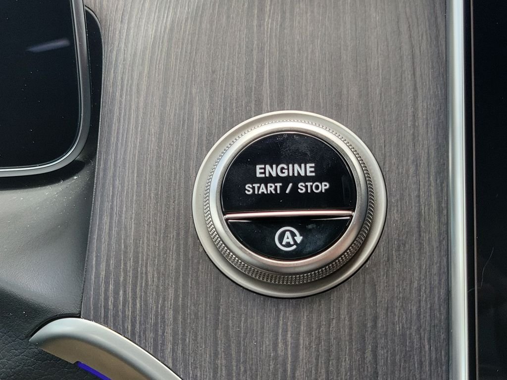 New 2026 Cirrus Silver Metallic Mercedes-Benz GLC 300 image 31