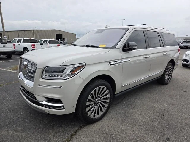 Used 2019 White Lincoln Reserve image 9