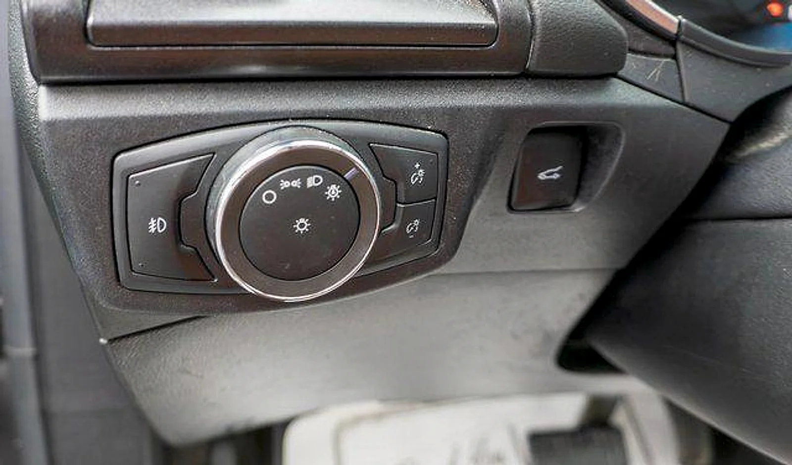 Used 2020 Agate Black Metallic Ford Plug-In Hybrid Titanium image 21