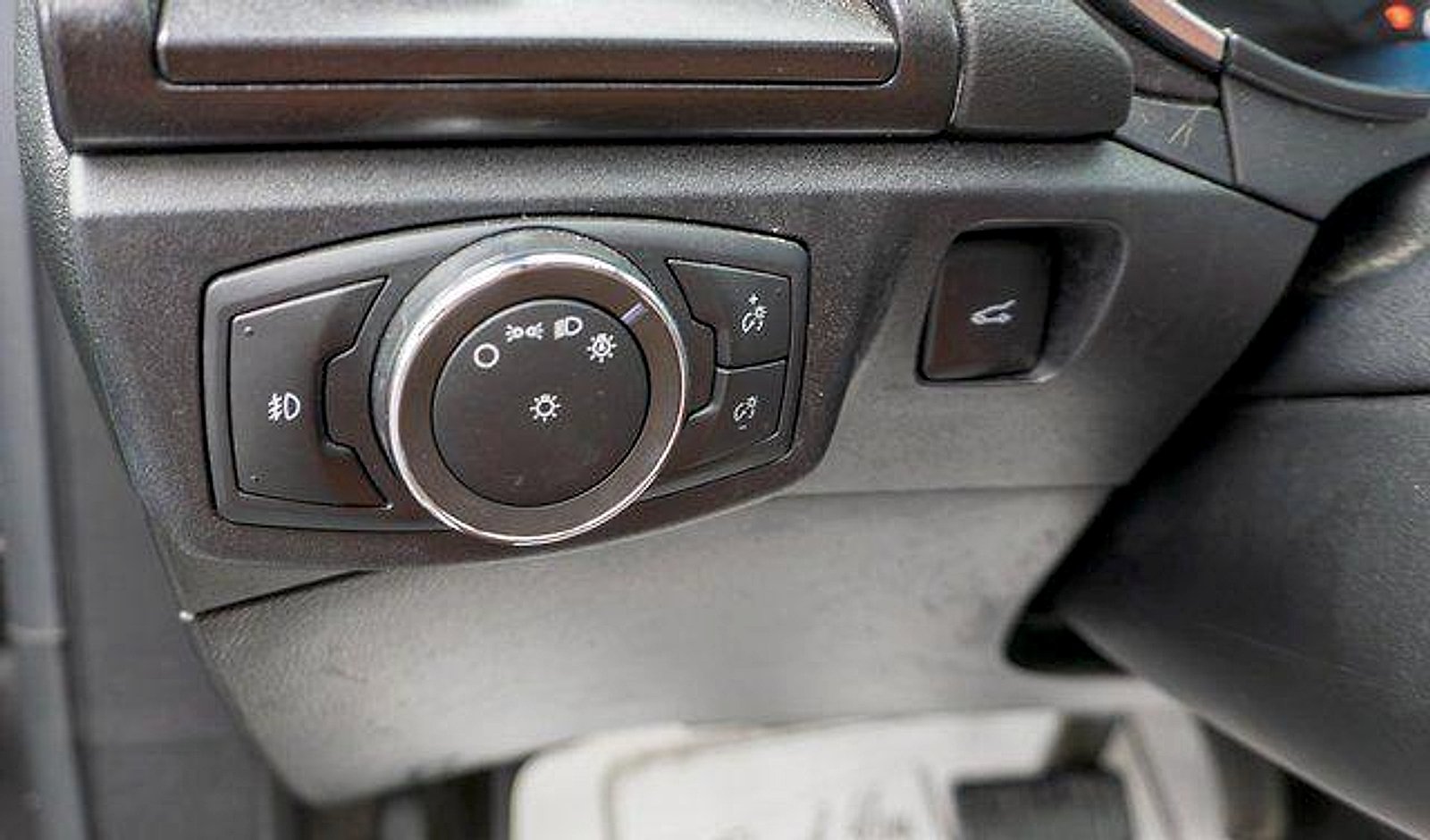 Used 2020 Agate Black Metallic Ford Plug-In Hybrid Titanium image 21