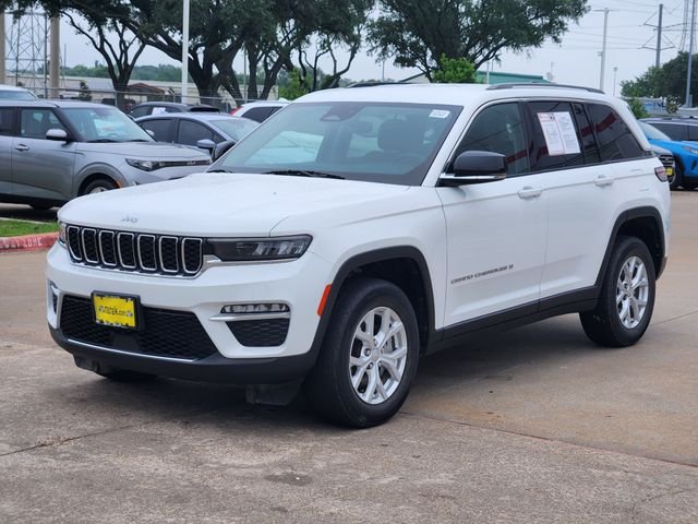 Used 2023 White/off-white Jeep Limited image 3