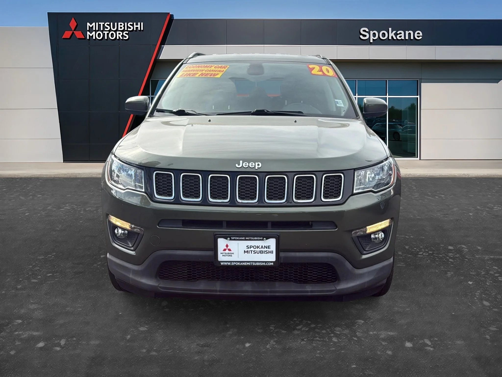 Used 2020 Olive Green Pearlcoat Jeep Latitude image 2