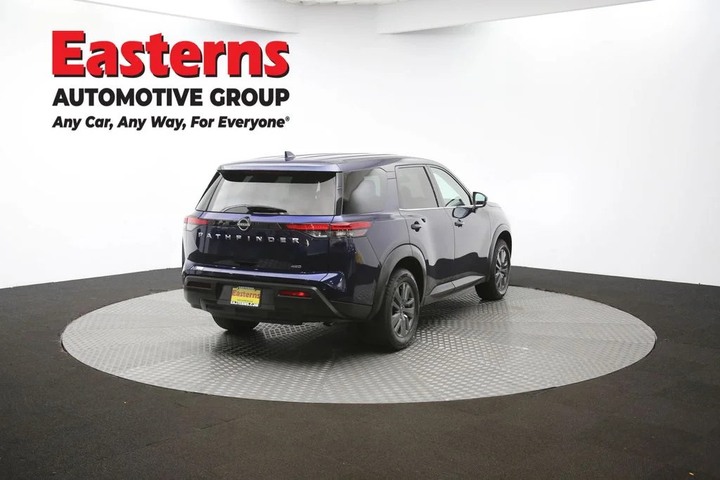 Used 2022 Blue Nissan S image 38