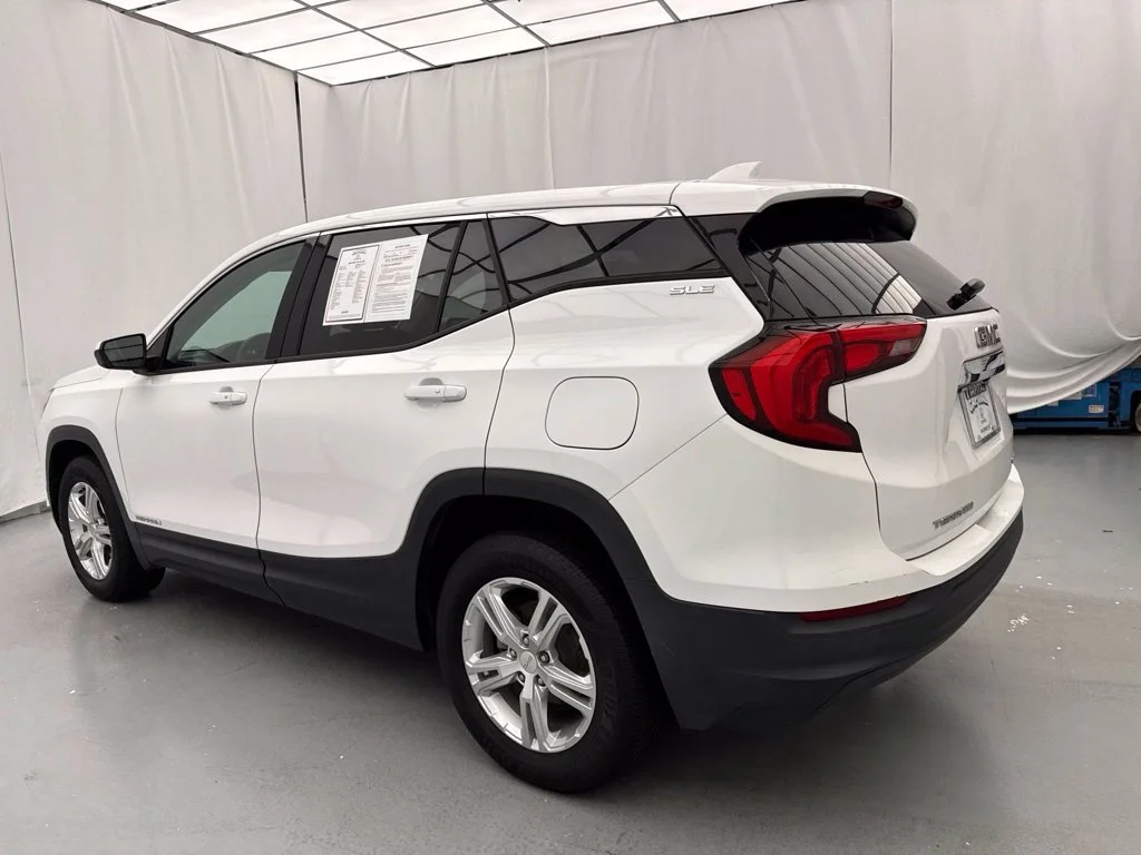 Used 2020 White GMC SLE image 5