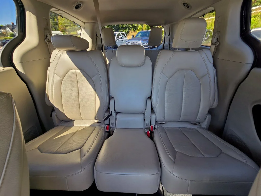 Used 2018 Blue Chrysler Touring L Plus image 44