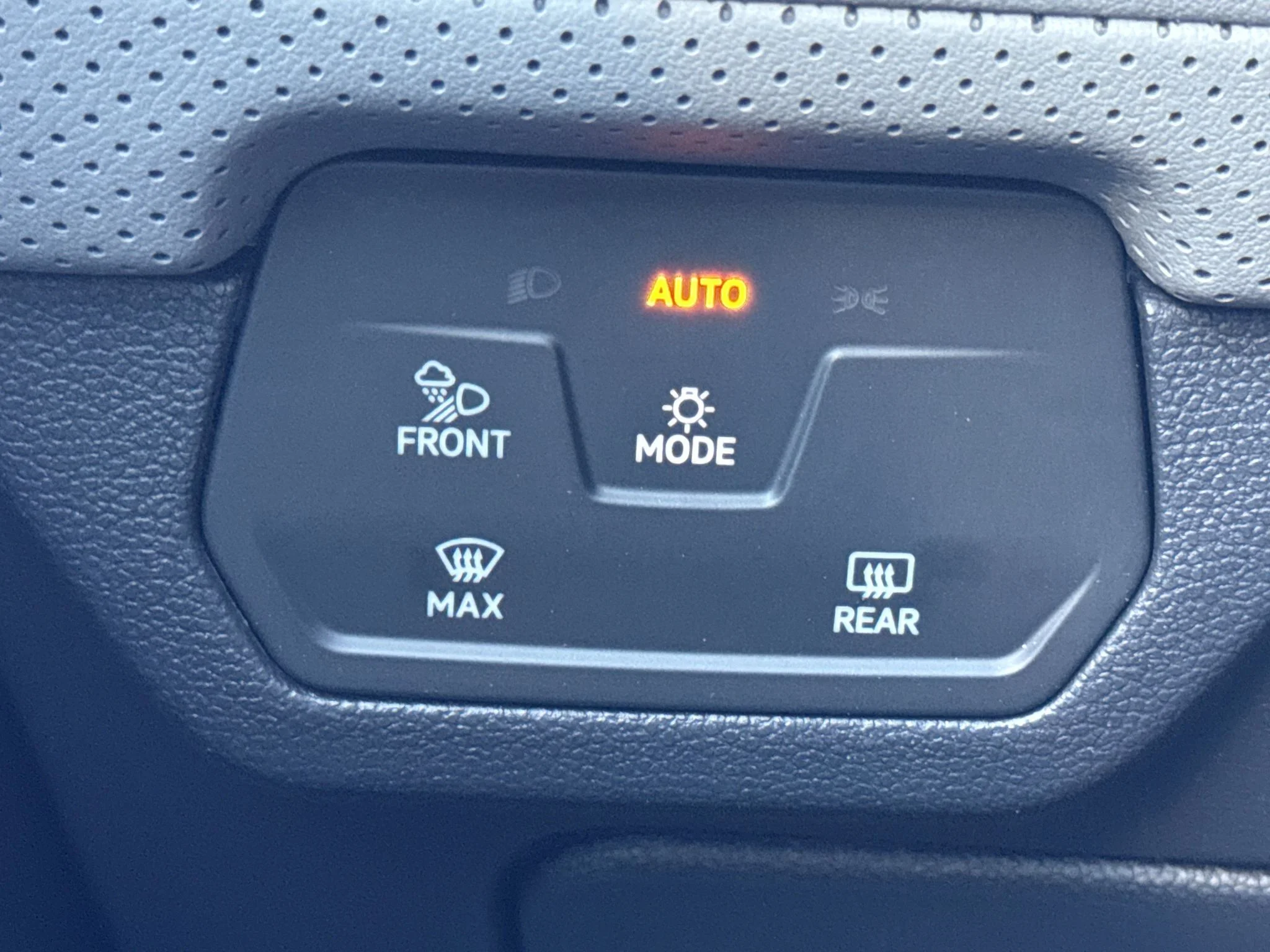 New 2026 Opal White Pearl Volkswagen 2.0T Peak Edition image 27