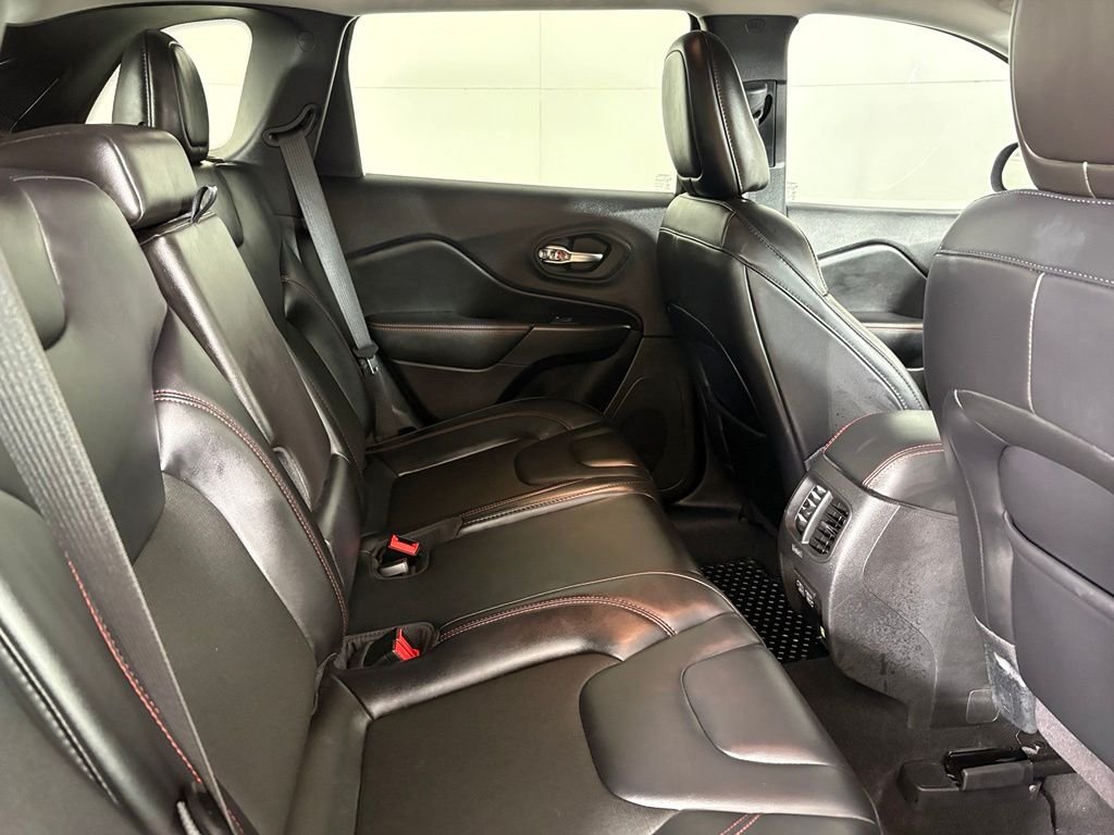 Used 2021 Red Jeep Trailhawk image 17