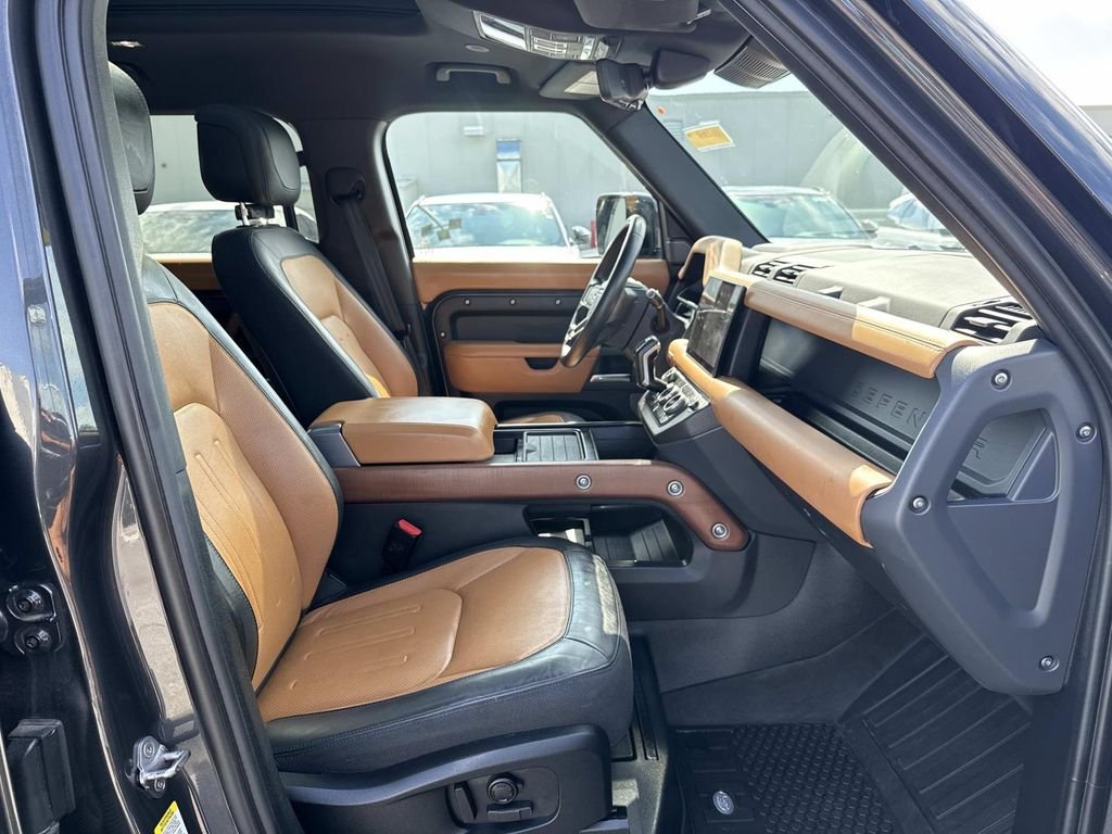 Used 2024 Gray Land Rover X image 13