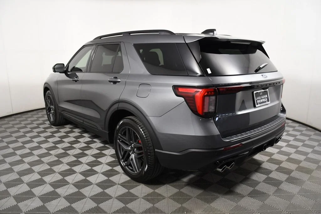 Used 2025 Carbonized Gray Metallic Ford ST image 7
