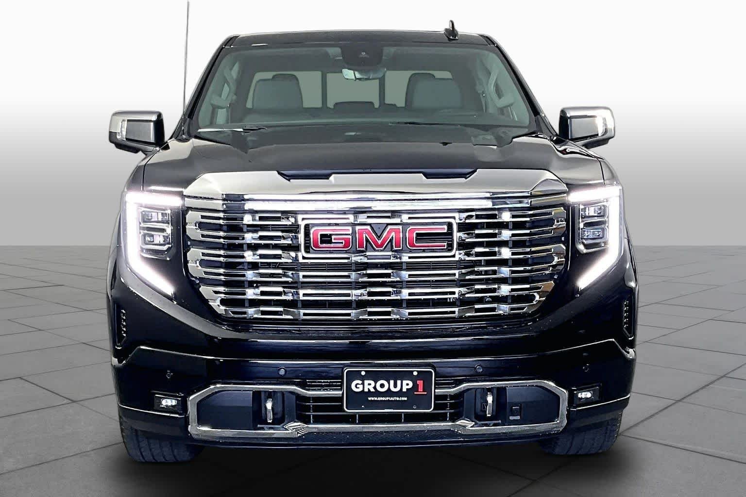 Used 2026 Onyx Black GMC Denali image 4
